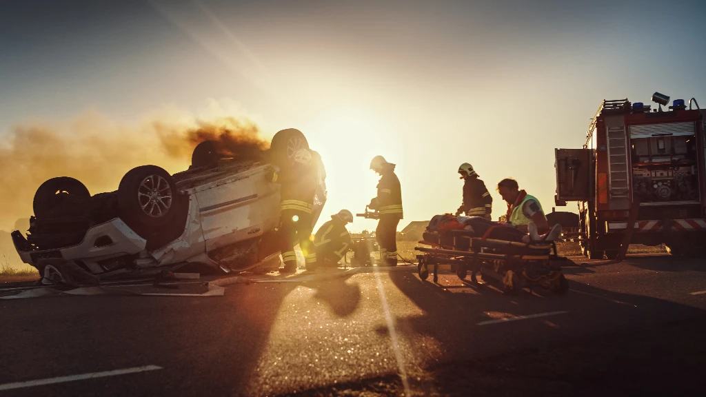 Car crash and auto accident lawyer at the scene